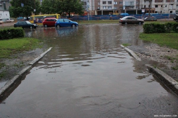 Як «плавав» Луцьк. ФОТО. ВІДЕО