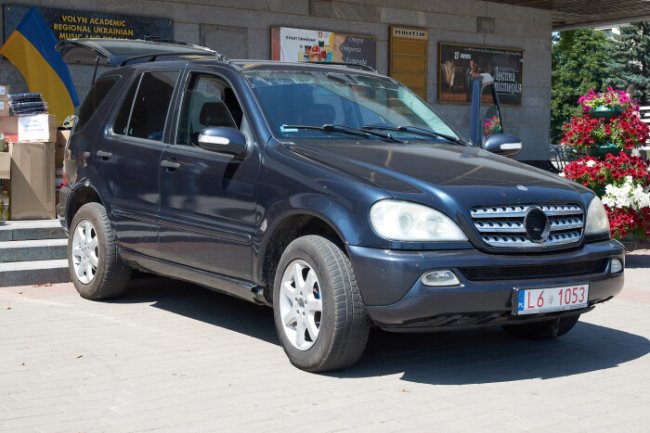 Волинським воїнам передали позашляховик. ФОТО