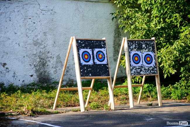 Єдина у Луцьку секція стрільби з лука провела перше відкрите тренування. ФОТО