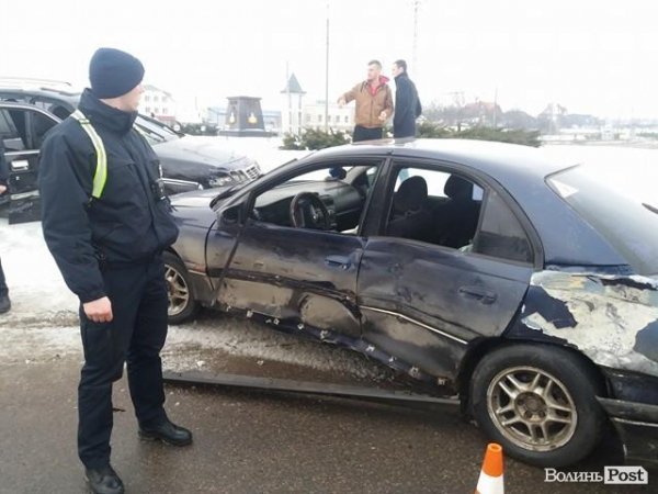 Аварія в Луцьку: троє постраждалих