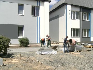 Навчальний корпус луцького університету перебудовують під житло для переселенців: коли завершать роботи