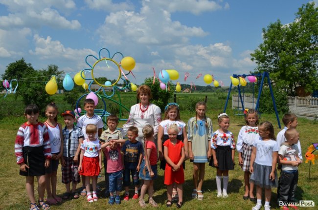 Новий майданчик і перше велике гуляння: в Оздові біля Луцька відсвяткували День села. ФОТО