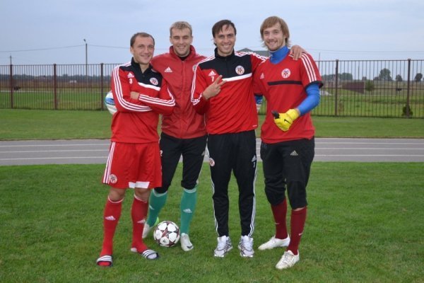 Як «Волинь» грала з сільською командою. ФОТО