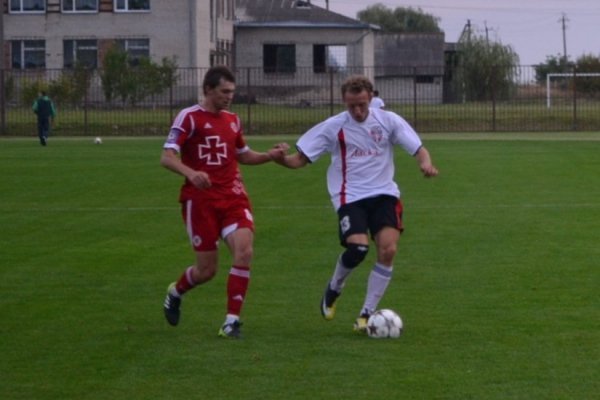 Як «Волинь» грала з сільською командою. ФОТО