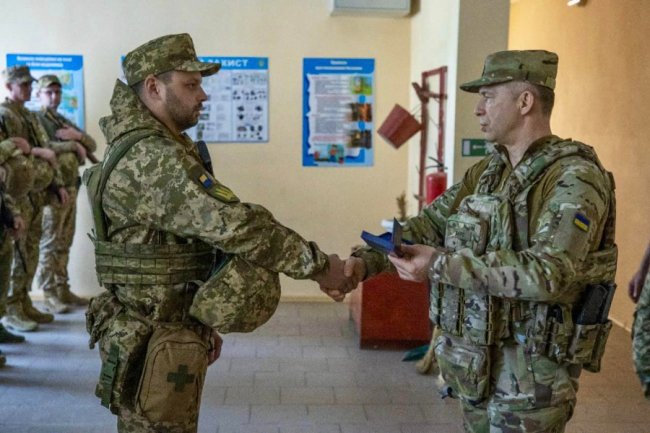 Головнокомандувач ЗСУ нагородив військового з Волині медаллю «Хрест Пошани»