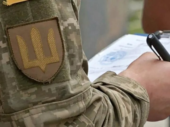 На Волині люди кидали каміння по авто ТЦК, які затримали їхнього односельчанина з інвалідністю