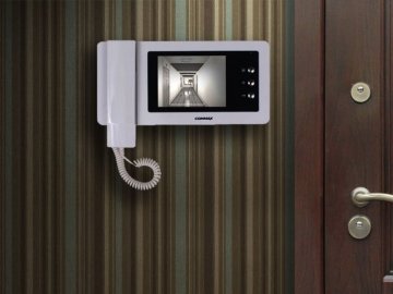 Особливості безпечного користування квартирним відеодомофоном*