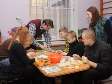 Ковельських діток вчили ліпити з глини