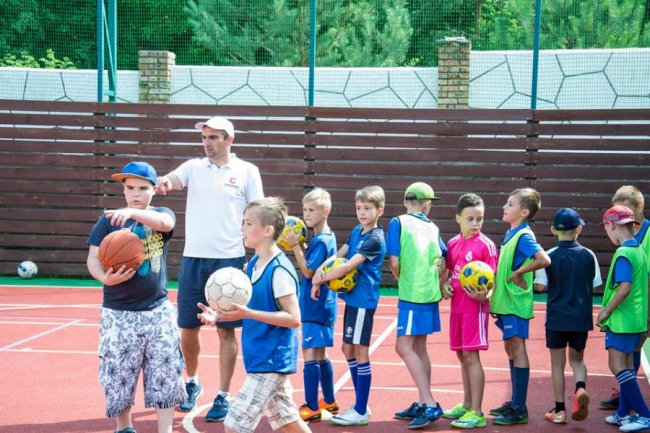 Лучан запрошують займатися спортом на універсальному майданчику