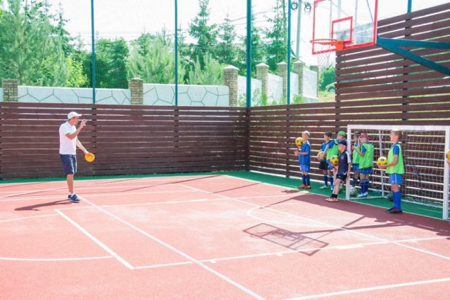 Лучан запрошують займатися спортом на універсальному майданчику