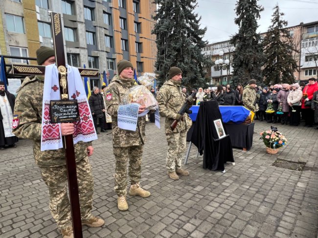 Залишив навчання  і пішов на фронт: на Волині попрощалися з 18-річним Героєм Дмитром Приймачуком