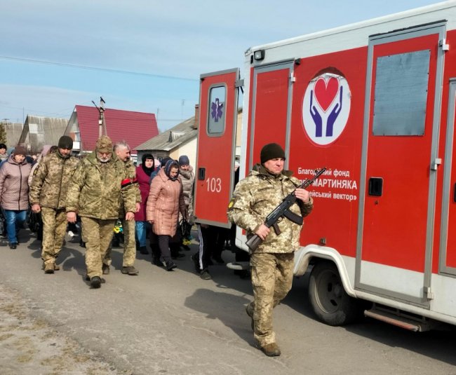 Пів року вважався зниклим безвісти: на Волині поховали Героя Олега Верешка