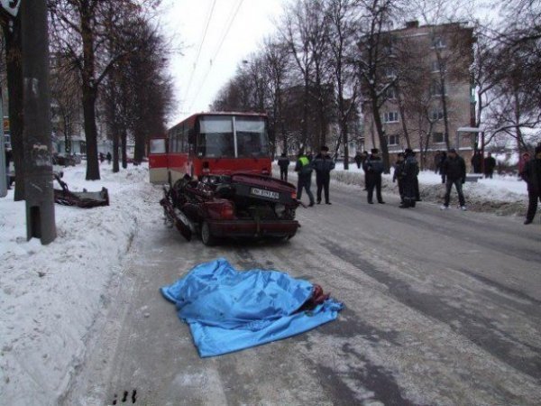 У Рівному троє людей загинуло у страшній аварії. ФОТО