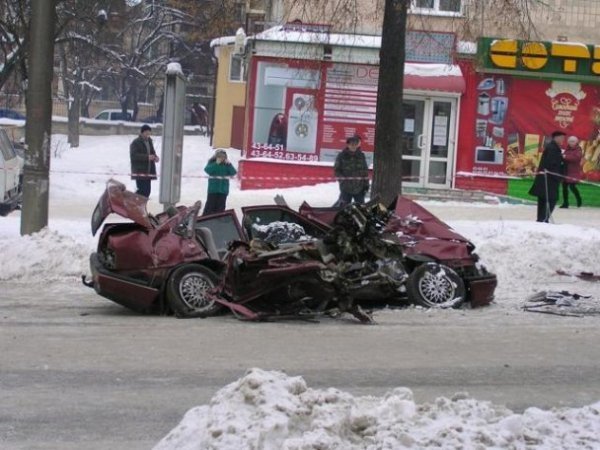 У Рівному троє людей загинуло у страшній аварії. ФОТО