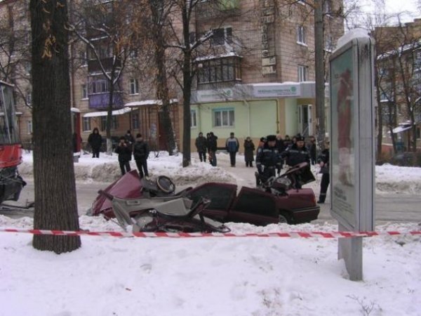 У Рівному троє людей загинуло у страшній аварії. ФОТО