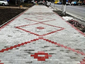 Показали, як ремонтують пішохідні доріжки на Ковельській. ФОТО