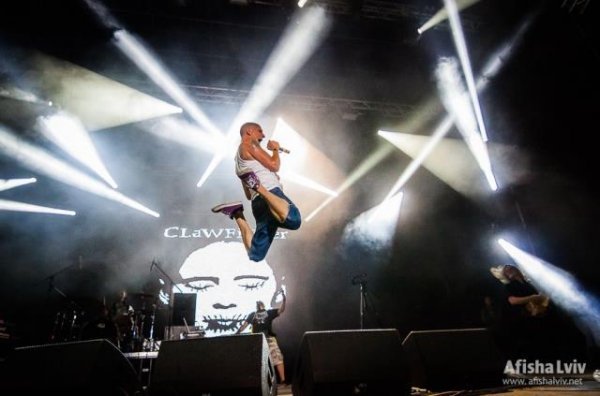 «Мы не хотим воевать. Особенно с вами, друзья», – росіяни на фестивалі «Захід». ФОТО