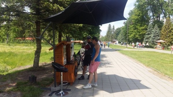У центрі Луцька муніципали виявили чотири незаконні торгові точки. ФОТО