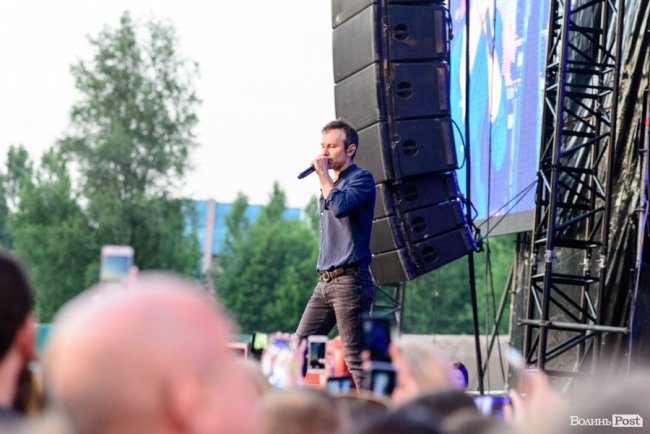 Казали «гречка», але підспівували: як у Луцьку минув безкоштовний концерт «Океану Ельзи». ФОТО 