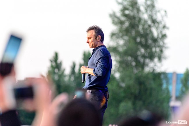 Казали «гречка», але підспівували: як у Луцьку минув безкоштовний концерт «Океану Ельзи». ФОТО 