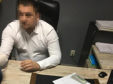 У Луцьку на хабарі у 2000 доларів спіймали адвоката
