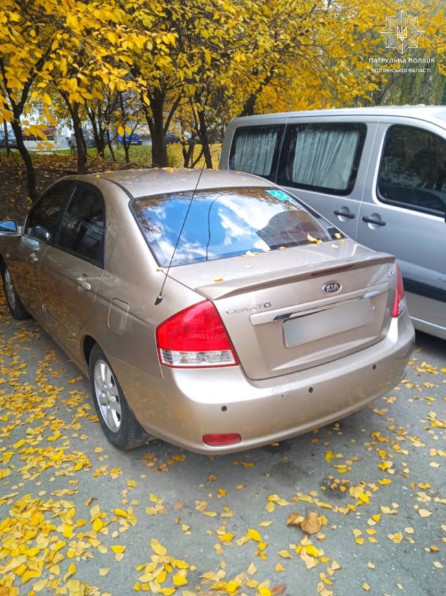 У Луцьку п'яний водій наїхав на шлагбаум та втік з місця події