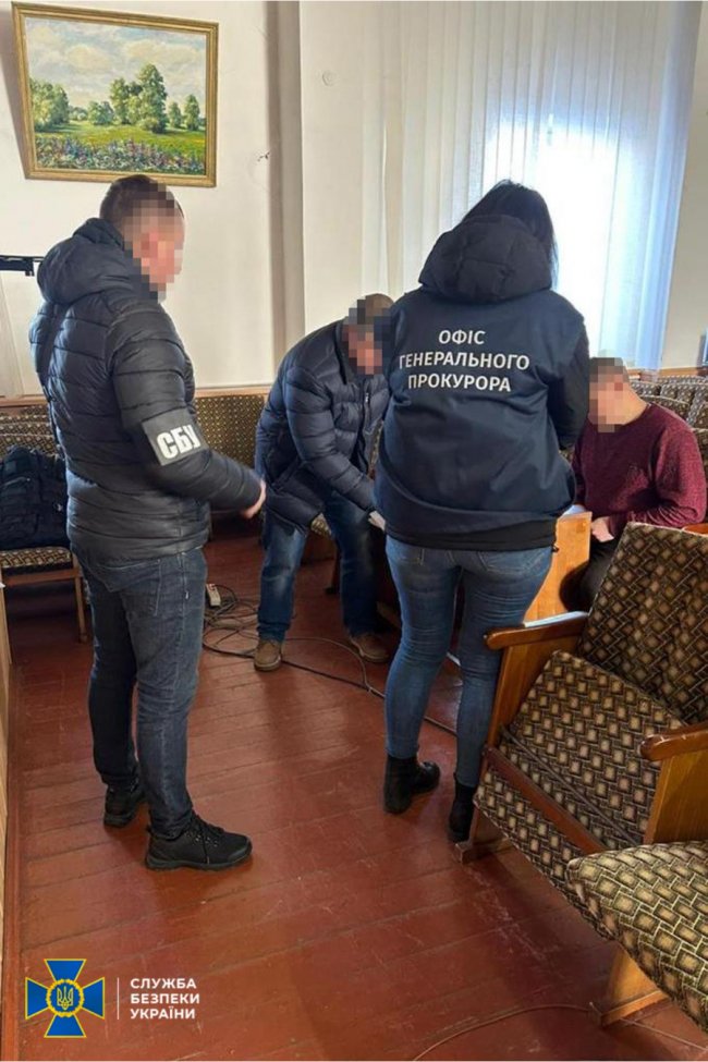 Обшуки на митниці: на Житомирщині підозри отримали майже половина інспекторів, які були на зміні