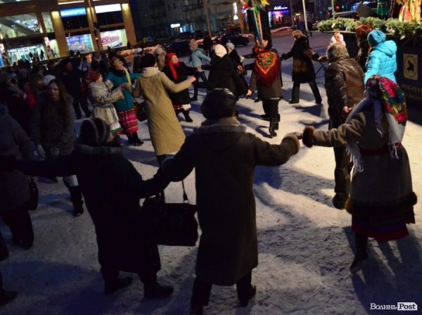 Спільна коляда у Луцьку відбулася «без голів». ФОТО 