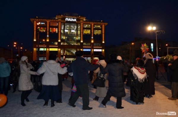 Спільна коляда у Луцьку відбулася «без голів». ФОТО 
