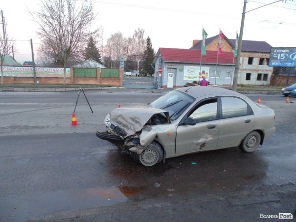 Аварія у Луцьку: троє постраждалих. ФОТО