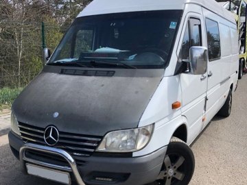 На «Ягодині» виявили Mercedes із «зайвими» запчастинами 