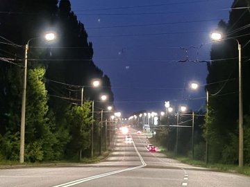 На одній з луцьких вулиць замінили зовнішнє освітлення. ФОТО