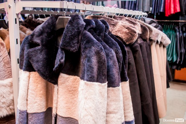 Магазин «Steel» у центрі Луцька пропонує шалені знижки на шкіру та хутро*