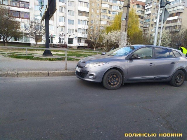 У Луцьку не розминулися вантажівка і легковик 