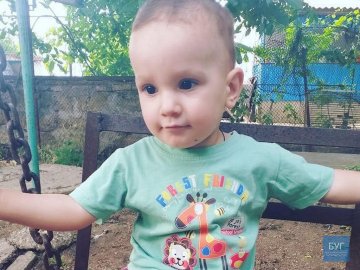 Хлопчику з Волині, який не чує на два вушка, потрібна дороговартісна операція