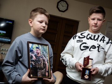 Синам загиблого Героя з Луцька вручили державну нагороду батька