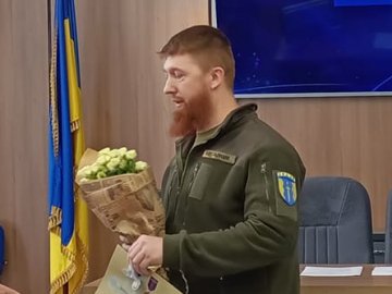 Поранений воїн із Волині отримав нагороду Міноборони