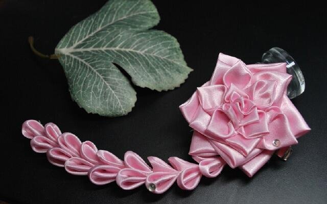 Вишивка стрічками – творчість, що приносить задоволення*