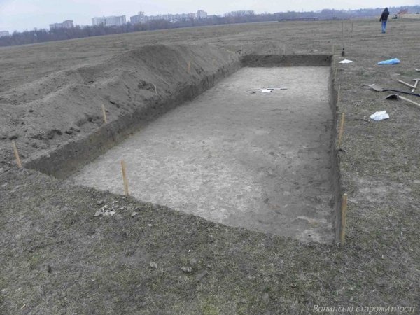 Розкоп після зачистки. Вид із заходу