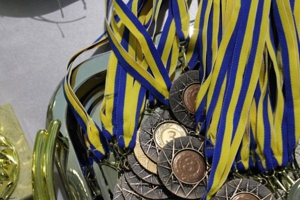 У Луцьку для хворих дітей юні гімнастки зібрали понад 5 тисяч гривень. ФОТО