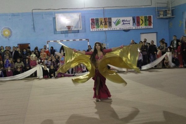 У Луцьку для хворих дітей юні гімнастки зібрали понад 5 тисяч гривень. ФОТО