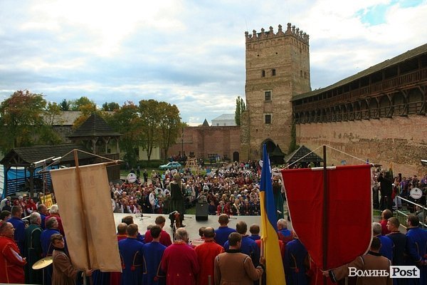 У Луцьку європейські монархи відкрили фестиваль «Берегиня». ФОТО