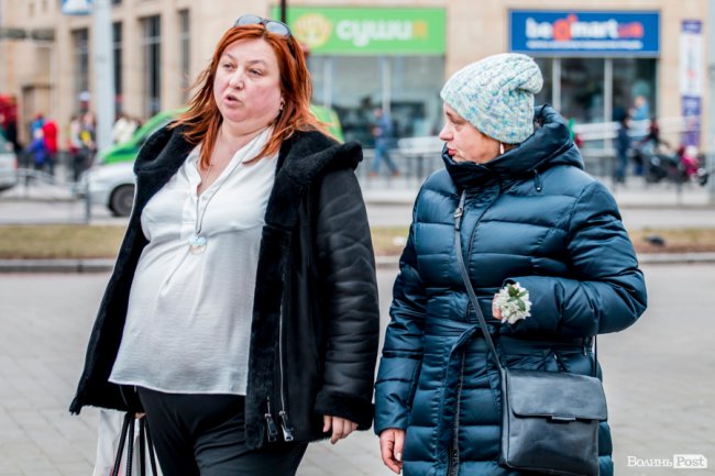 За день до свята: Луцьк накрила тюльпанова лихоманка. ФОТО