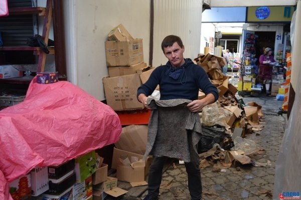 Луцький ринок «опам'ятовується» від зливи. ФОТО