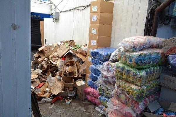 Луцький ринок «опам'ятовується» від зливи. ФОТО