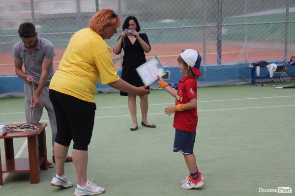 В «Олімпії» відбувся весняний чемпіонат з великого тенісу. ФОТО