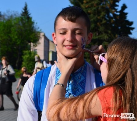 Пасхальні свята для молоді - патріотичний бодіарт 