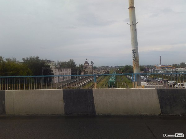 Сьогодні дощовий Луцьк. ФОТОРЕПОРТАЖ