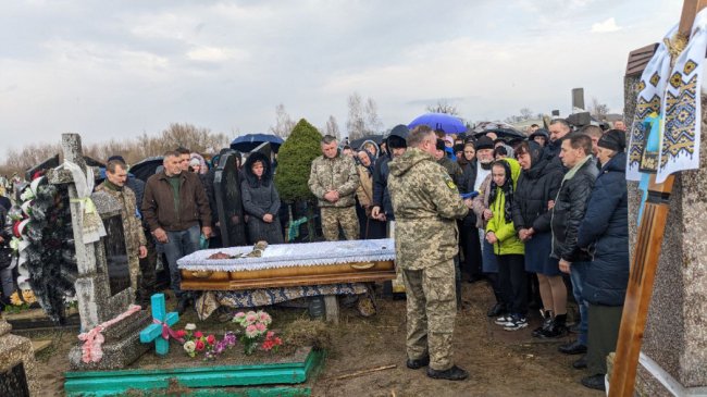 Волиняни провели в останню путь Героя Юрія Сєчного