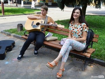 Як волинські красуні співали для поранених бійців. ВІДЕО